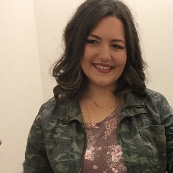 Meet your Posher, Leslie - Picture 1 of 1